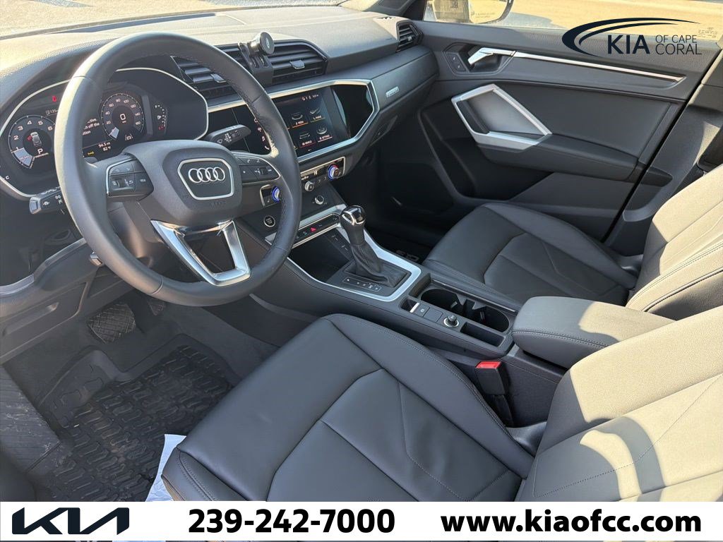 Used 2022 Audi Q3 2.0T Premium w/ Convenience Package image 3