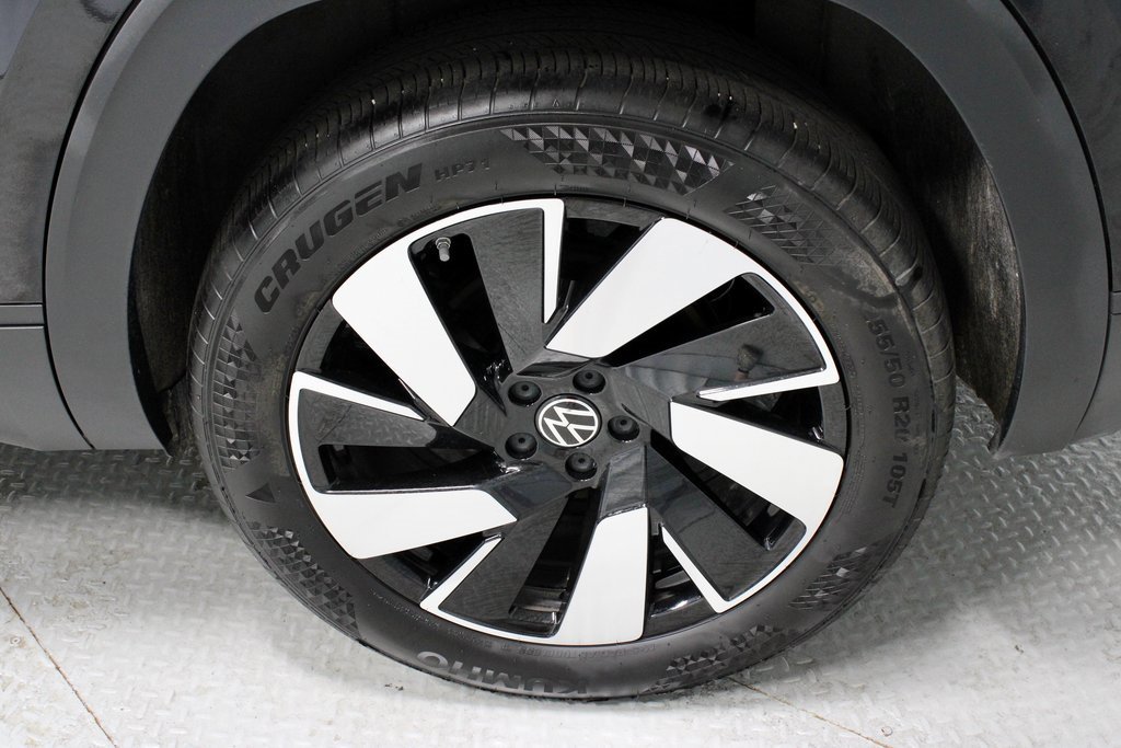Used 2025 Volkswagen Atlas Cross Sport SE image 17