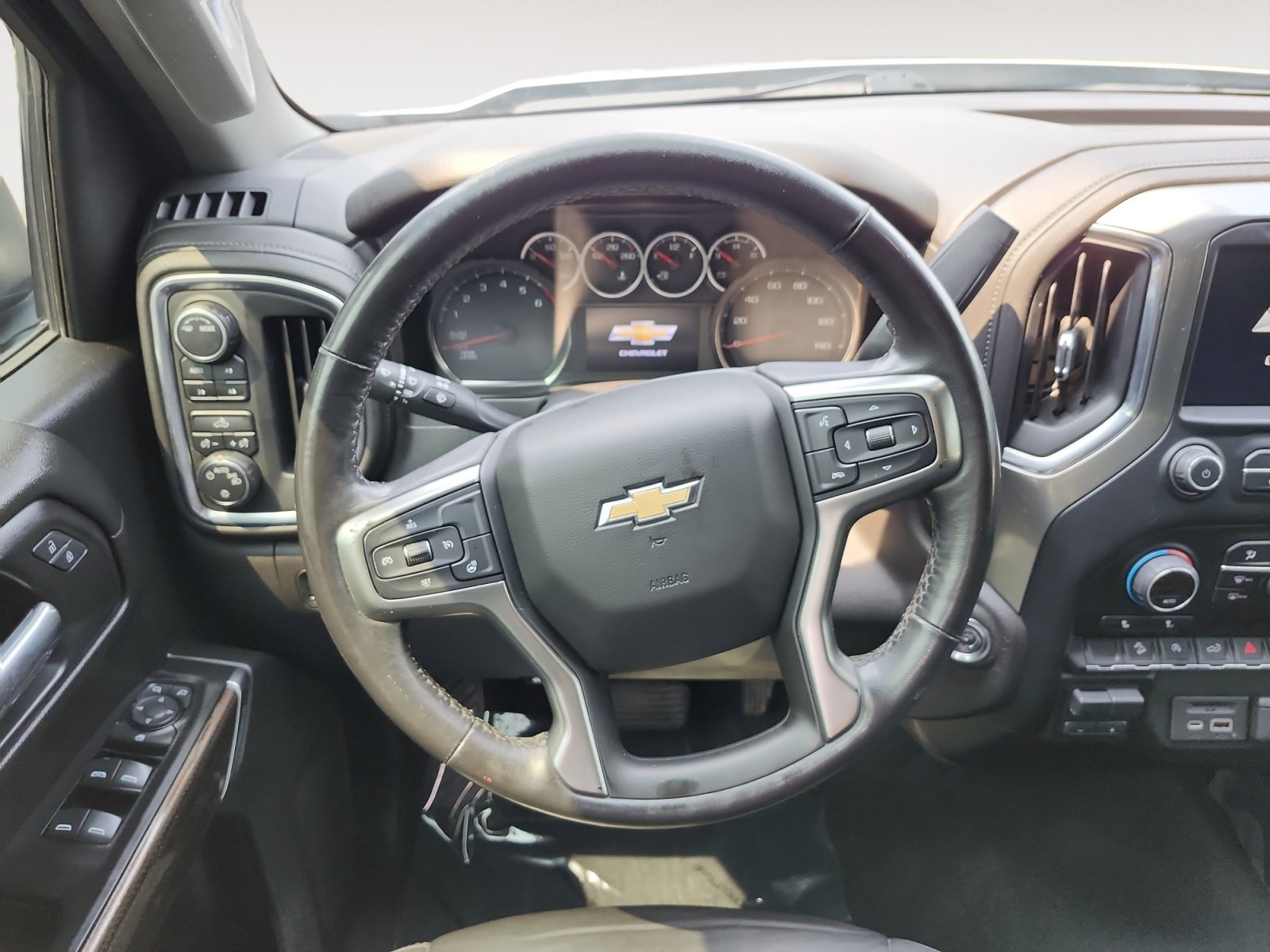 Used 2021 Chevrolet Silverado 1500 LT w/ Z71 Off-Road Package AWD/4WD image 13