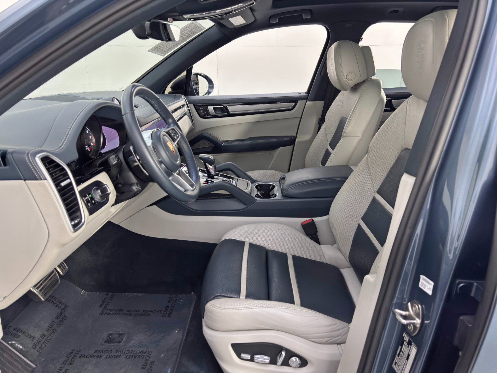 Used 2020 Porsche Cayenne S w/ Premium Package image 17