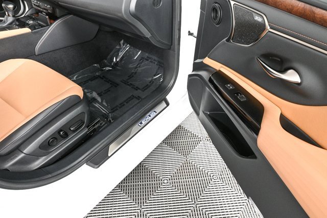 Used 2022 Lexus ES 300h w/ Premium Package image 27
