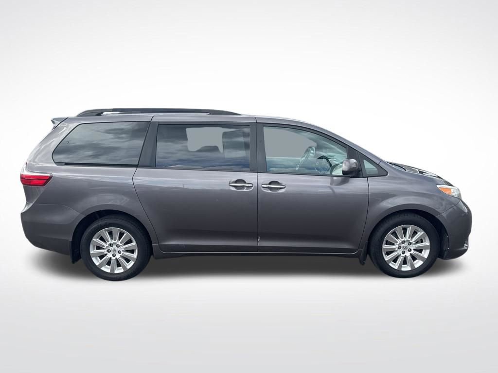 Used 2015 Toyota Sienna XLE w/ XLE Navigation Package AWD/4WD image 8