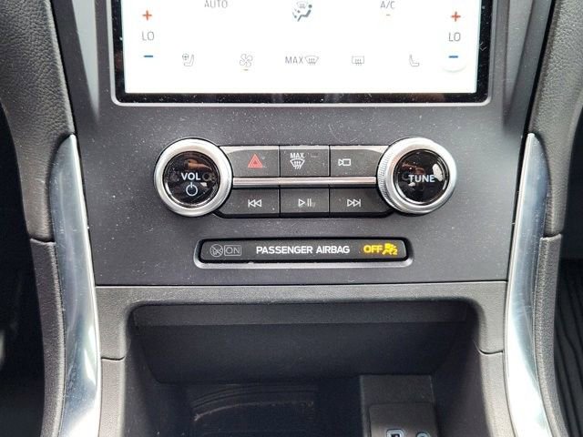 Used 2023 Ford Edge Titanium AWD/4WD image 16
