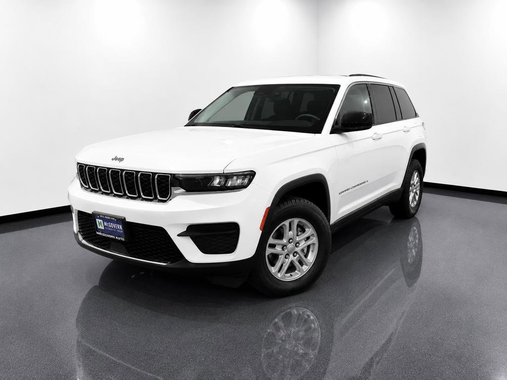 Used 2023 Jeep Grand Cherokee Laredo AWD/4WD image 1