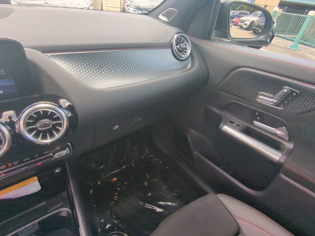 Used 2024 Mercedes-Benz GLA 250 image 4