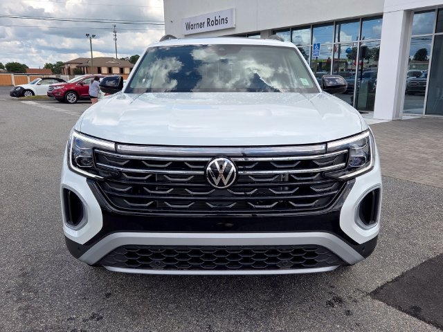 New 2026 Volkswagen Atlas Peak Edition AWD/4WD image 2