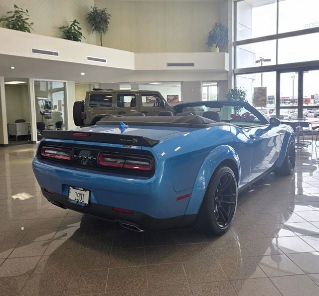 New 2023 Dodge Challenger R/T Scat Pack RWD image 9