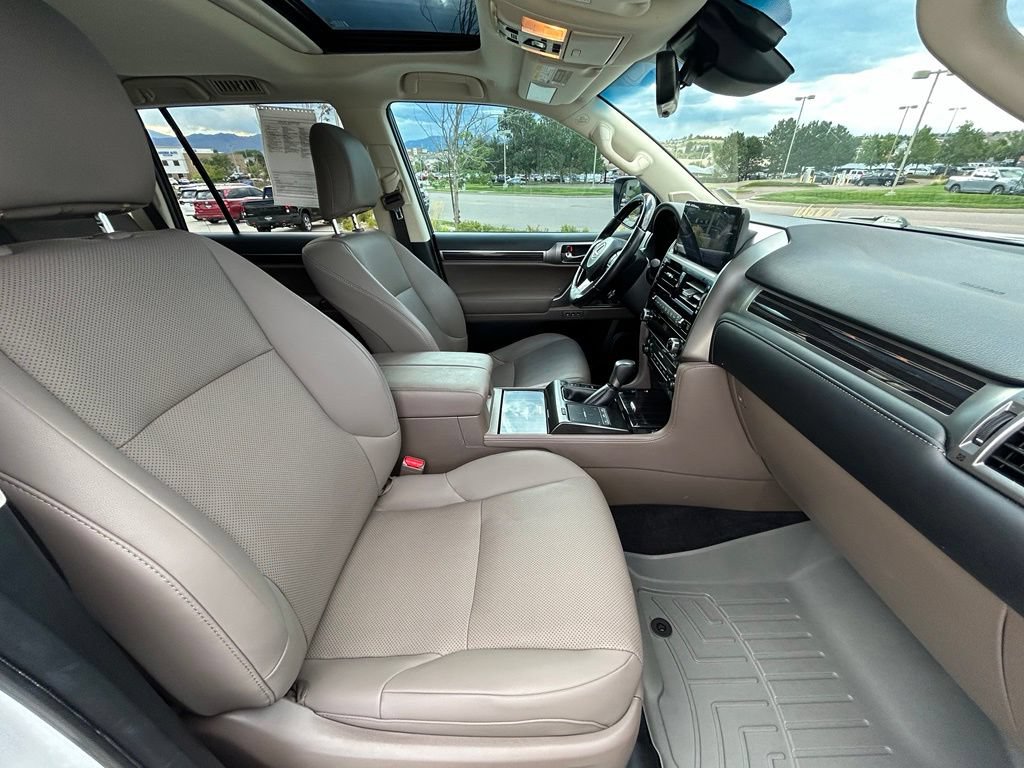 Used 2022 Lexus GX 460 Premium w/ Premium Package AWD/4WD image 32