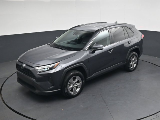 Used 2025 Toyota RAV4 XLE FWD image 28