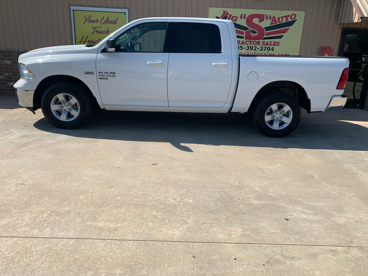 Used 2019 RAM 1500 Classic SLT w/ Luxury Group image 5