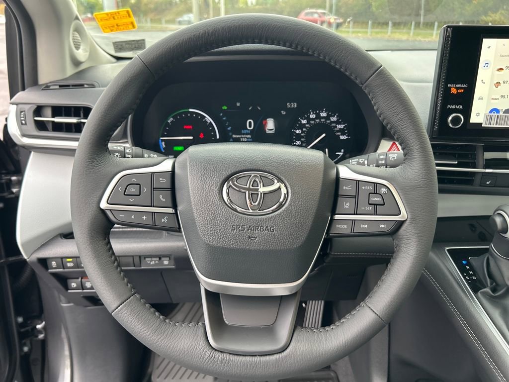 New 2025 Toyota Sienna XLE image 14