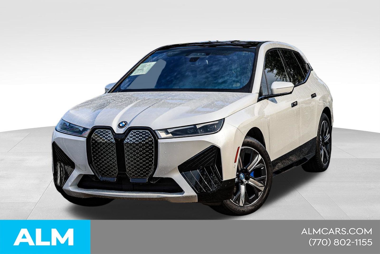 Used 2025 BMW iX xDrive50 AWD/4WD image 1