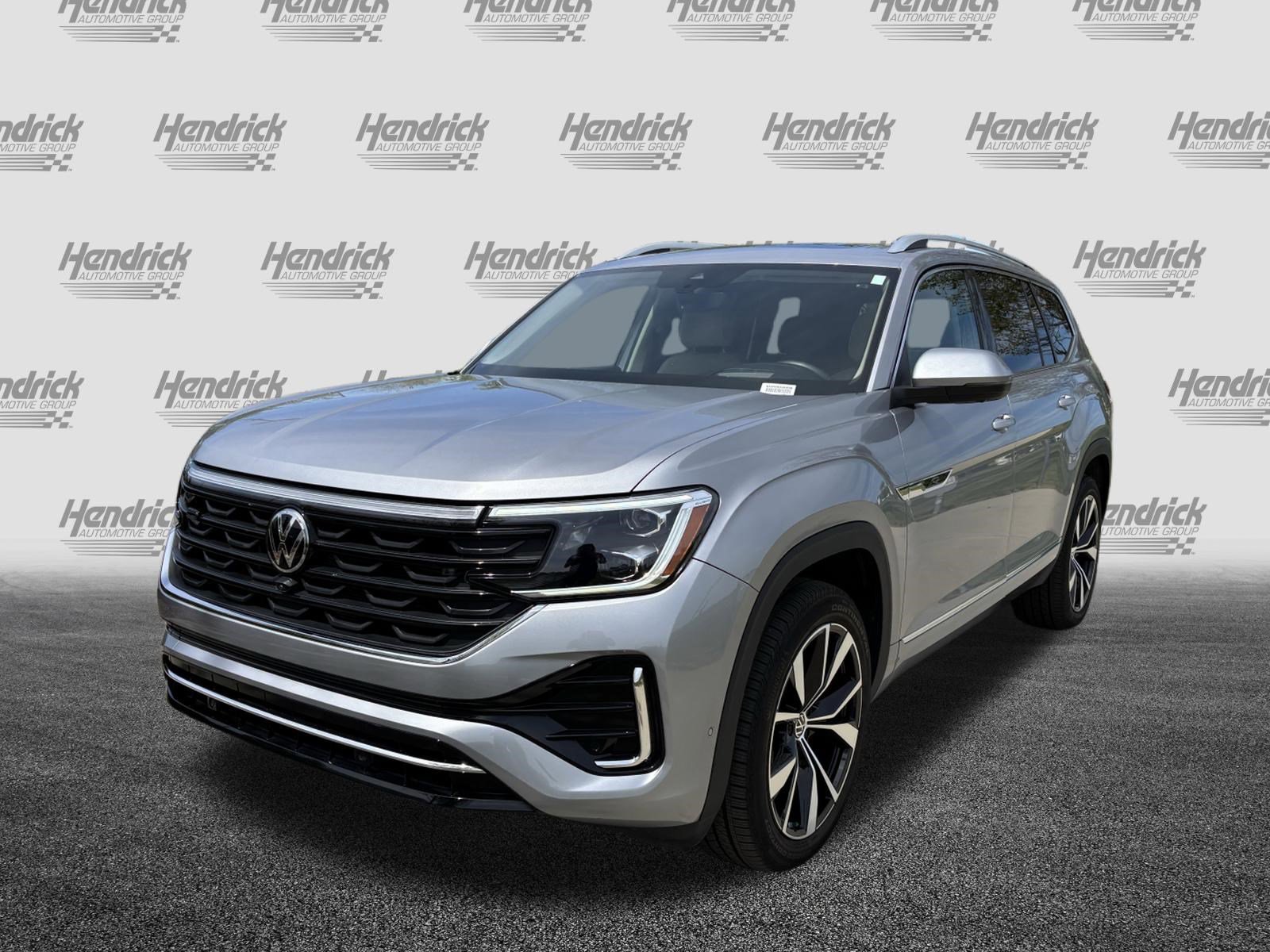 Used 2025 Volkswagen Atlas SEL Premium R-Line image 5