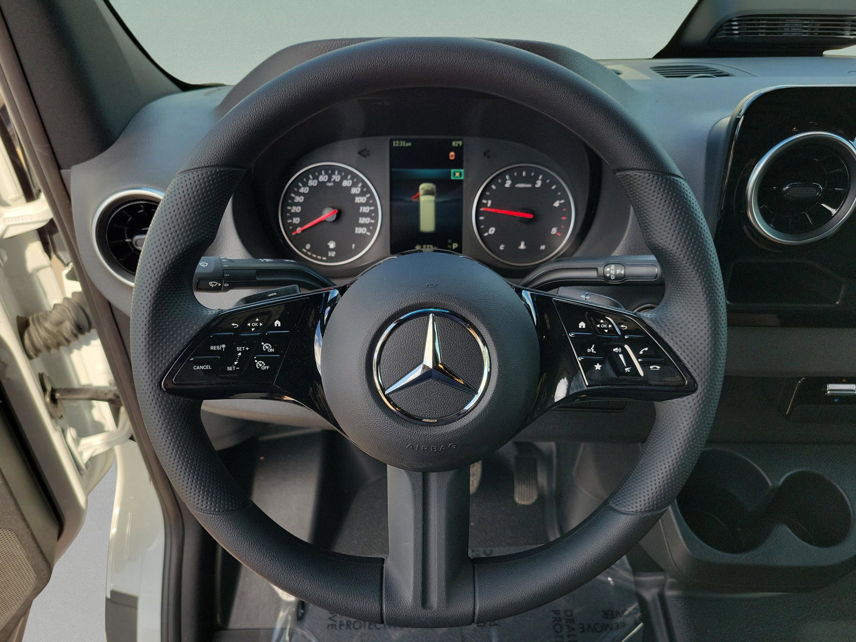 Used 2025 Mercedes-Benz Sprinter 2500 image 27