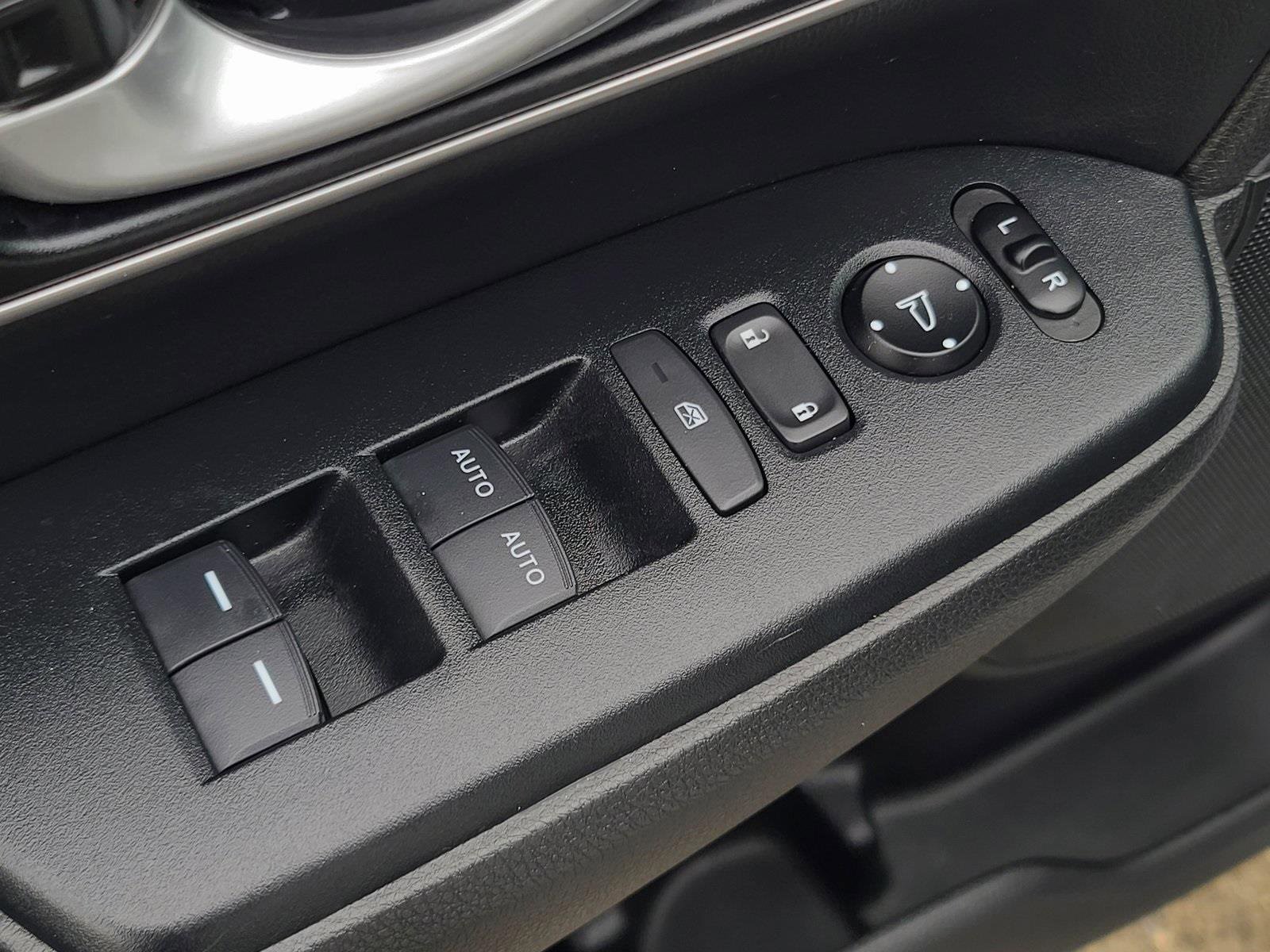 Used 2022 Honda CR-V EX-L image 11