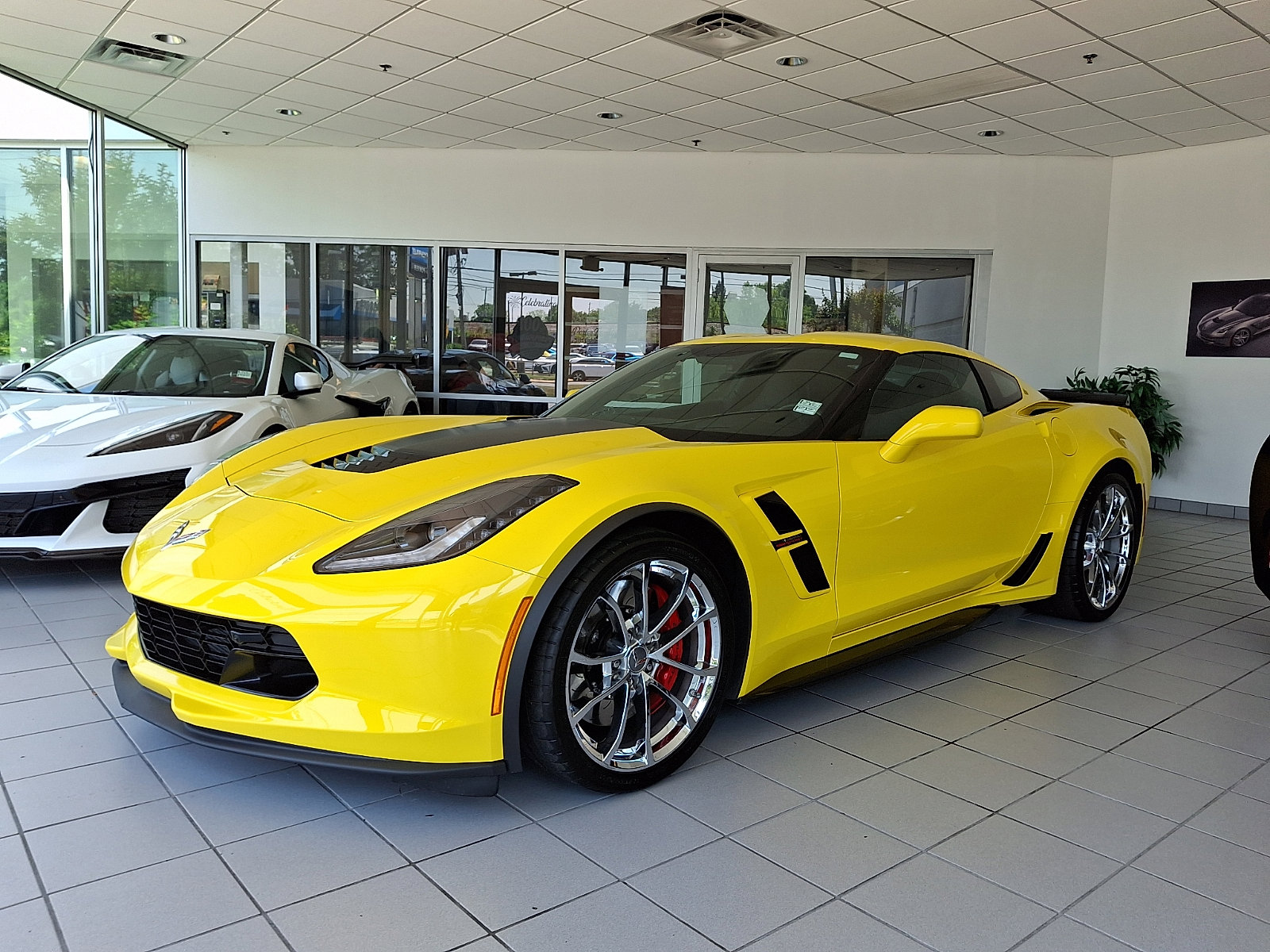 Used 2018 Chevrolet Corvette Grand Sport RWD image 3