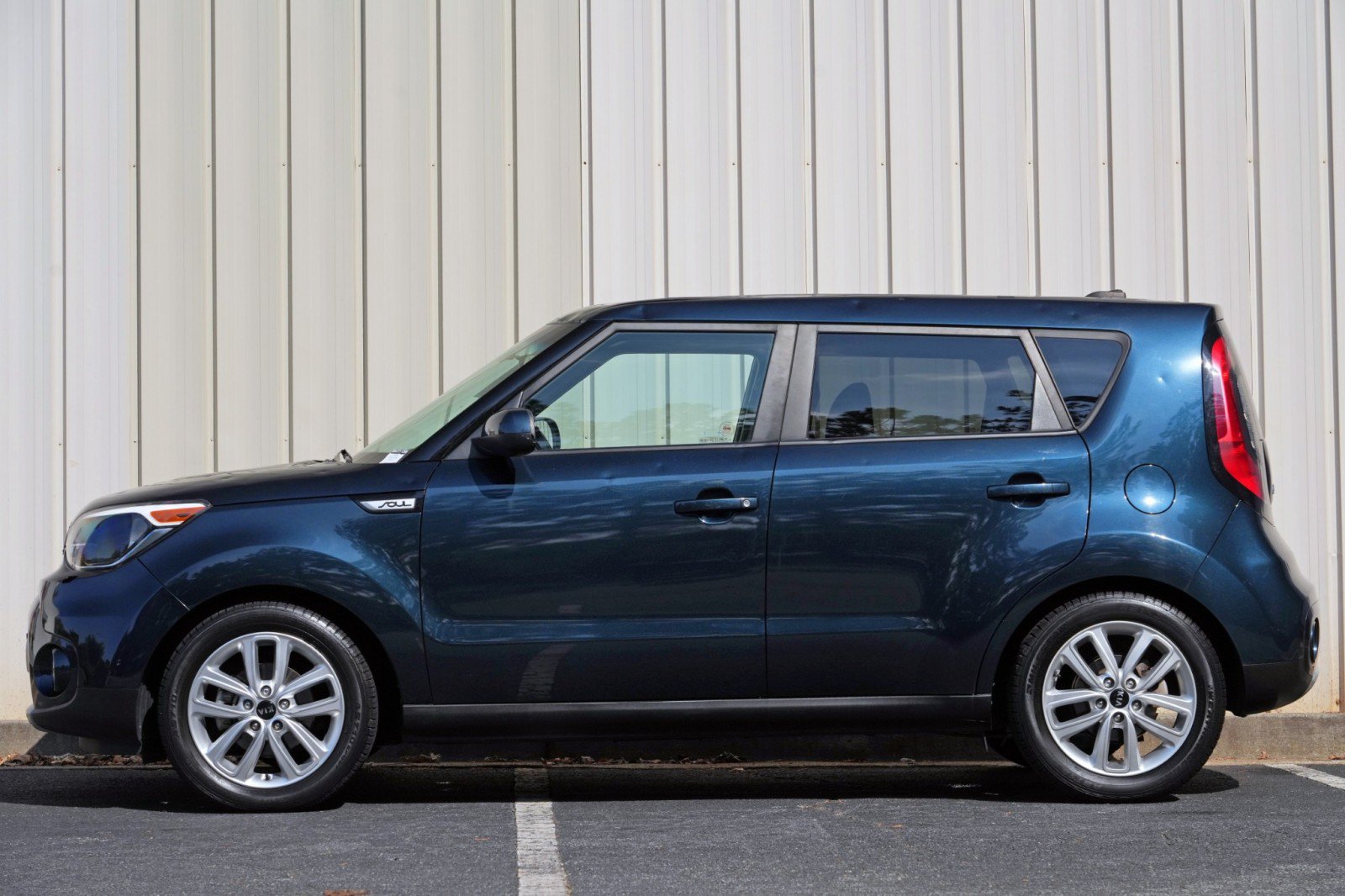 Used 2019 Kia Soul + FWD image 8