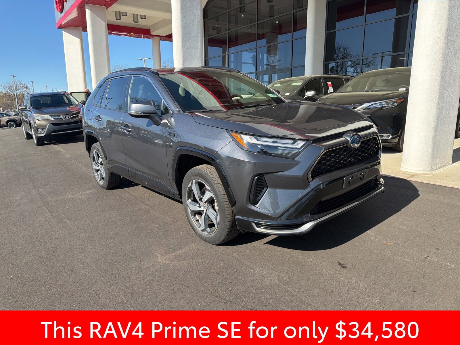 Used 2023 Toyota RAV4 SE w/ Weather & Moonroof Package image 3