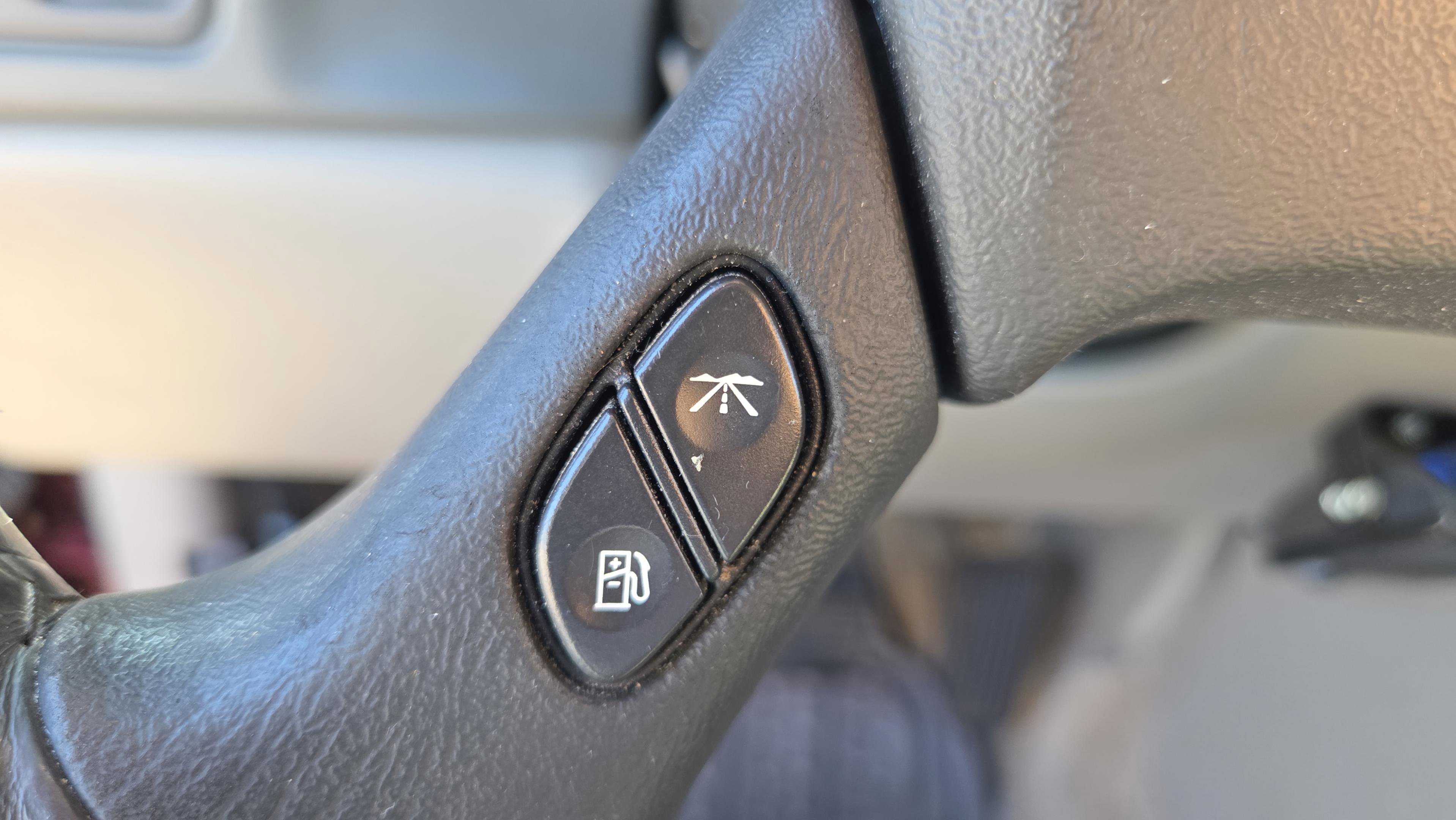 Used 2003 Chevrolet Tahoe LT RWD image 22