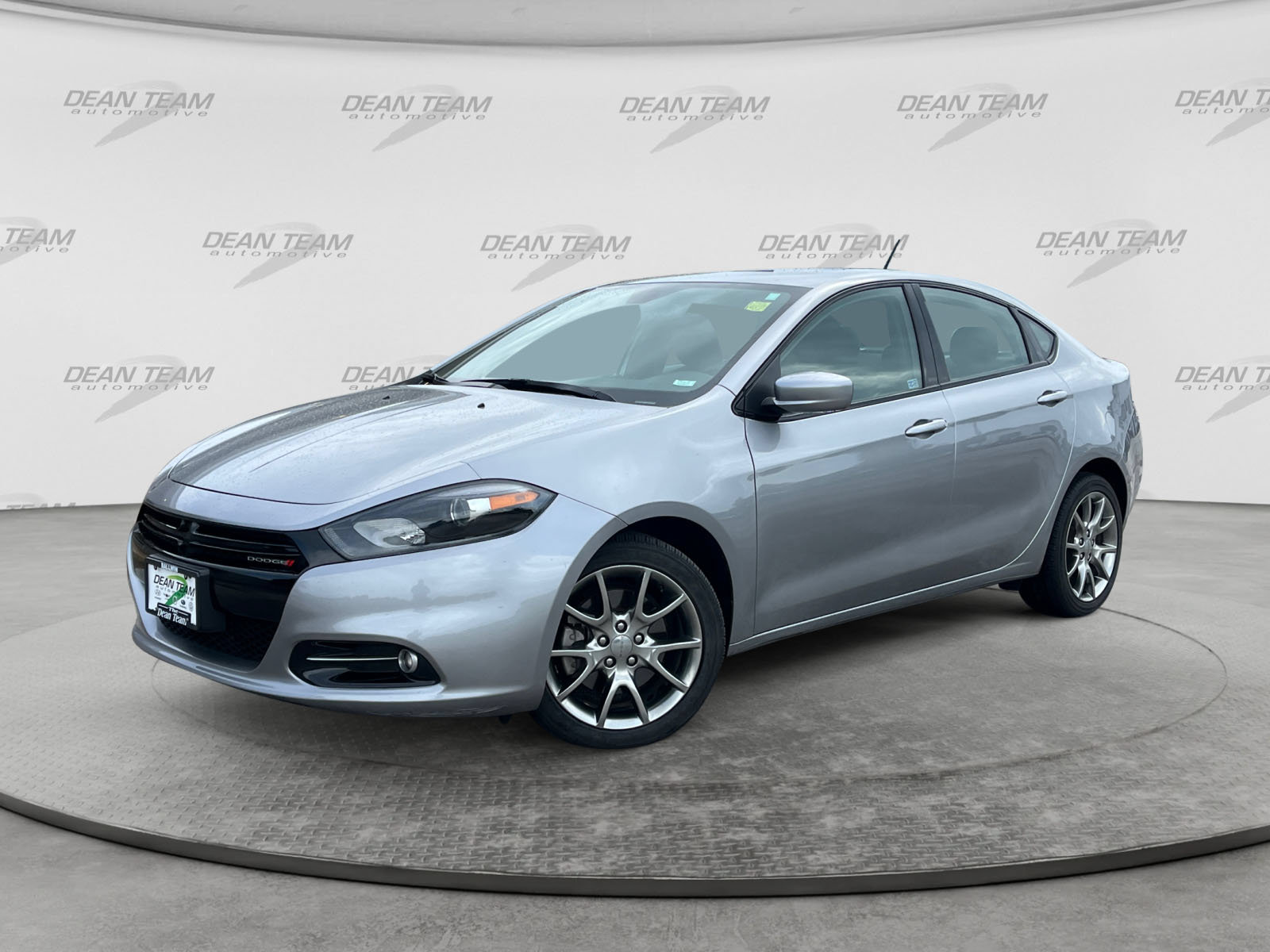Used 2015 Dodge Dart SXT w/ Sun/Sound Group FWD image 3