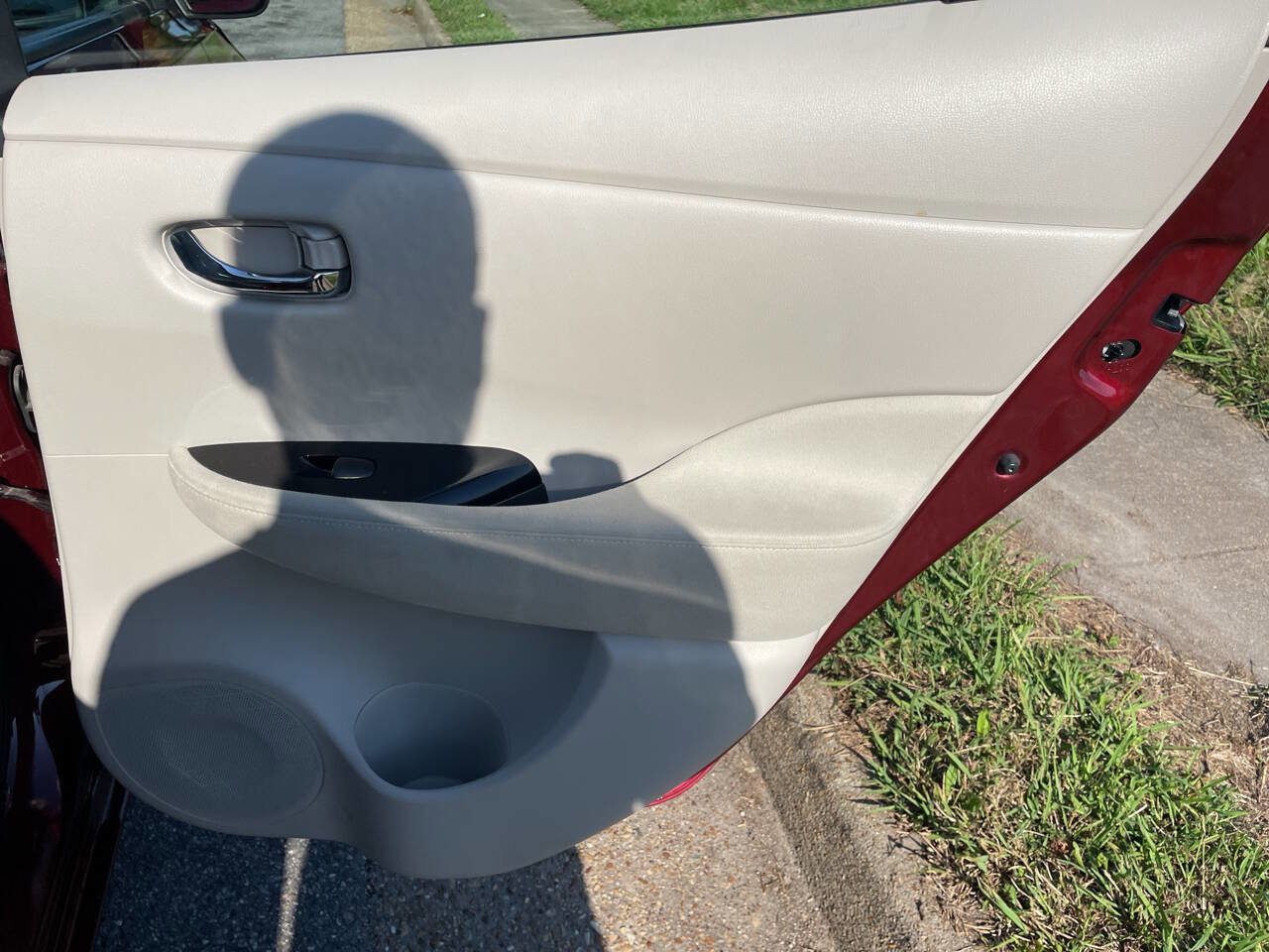 Used 2016 Nissan Leaf SV image 22