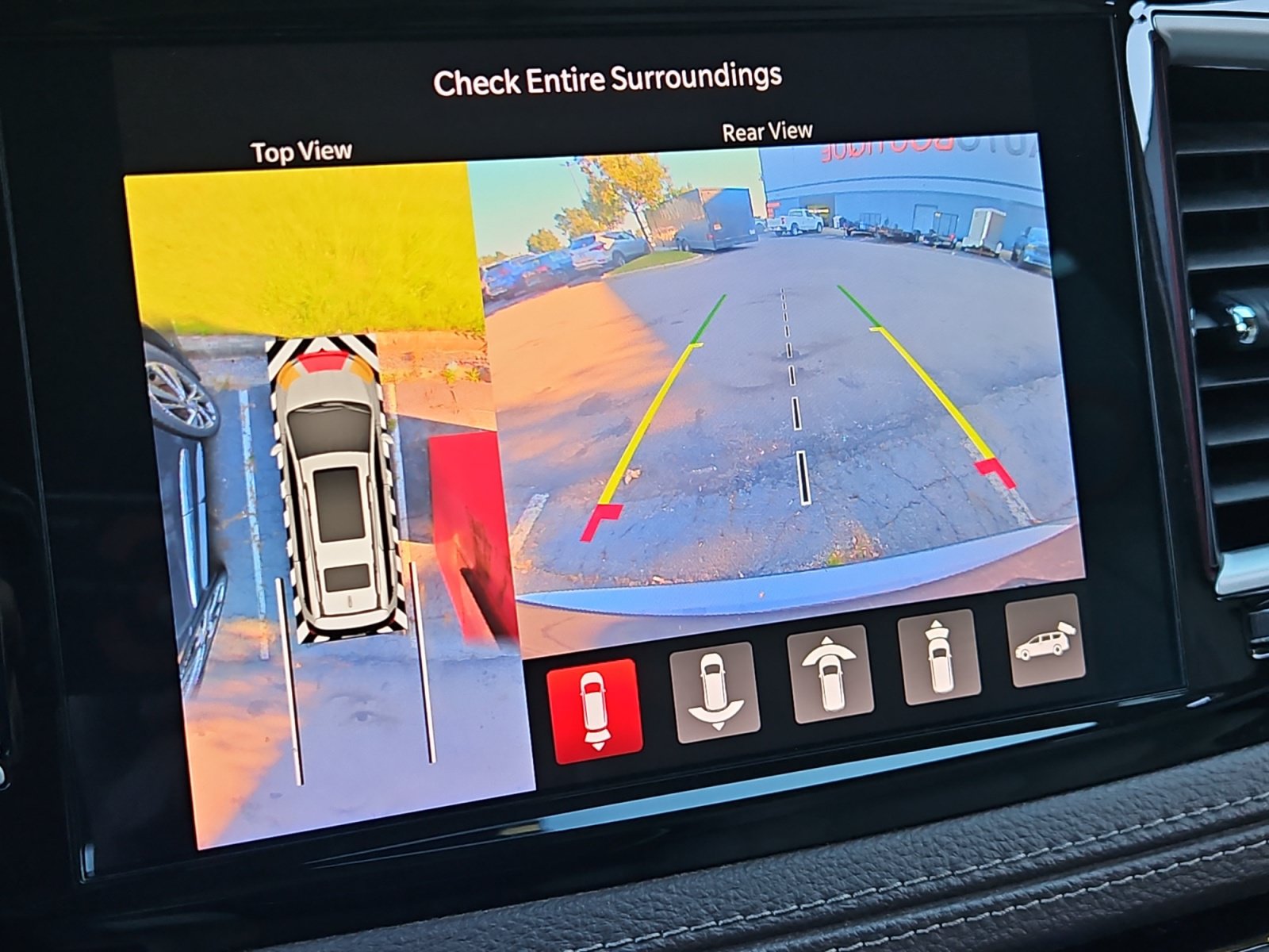 Used 2021 Chrysler Pacifica Touring-L FWD image 19