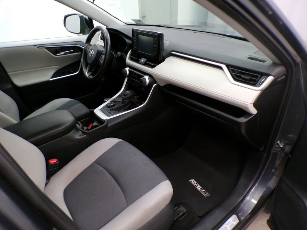 Used 2019 Toyota RAV4 XLE w/ Convenience Package AWD/4WD image 17