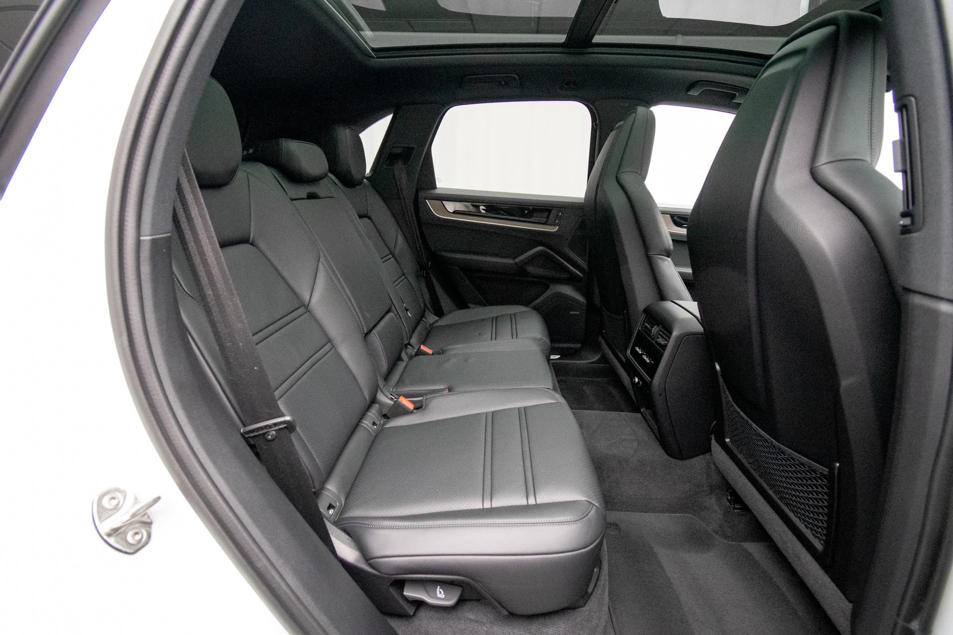 Used 2025 Porsche Cayenne S AWD/4WD image 17