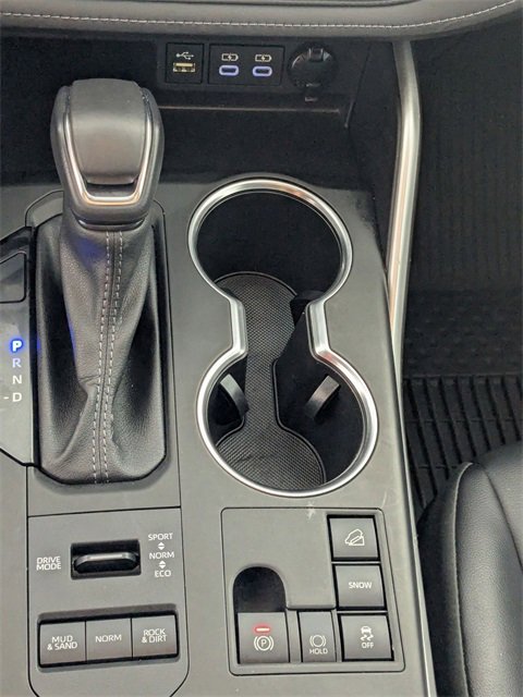 Used 2023 Toyota Highlander XLE image 23