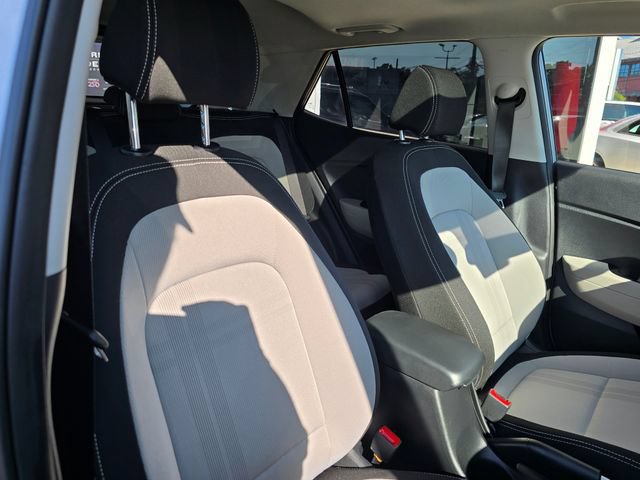 Used 2025 Hyundai Venue SEL FWD image 41