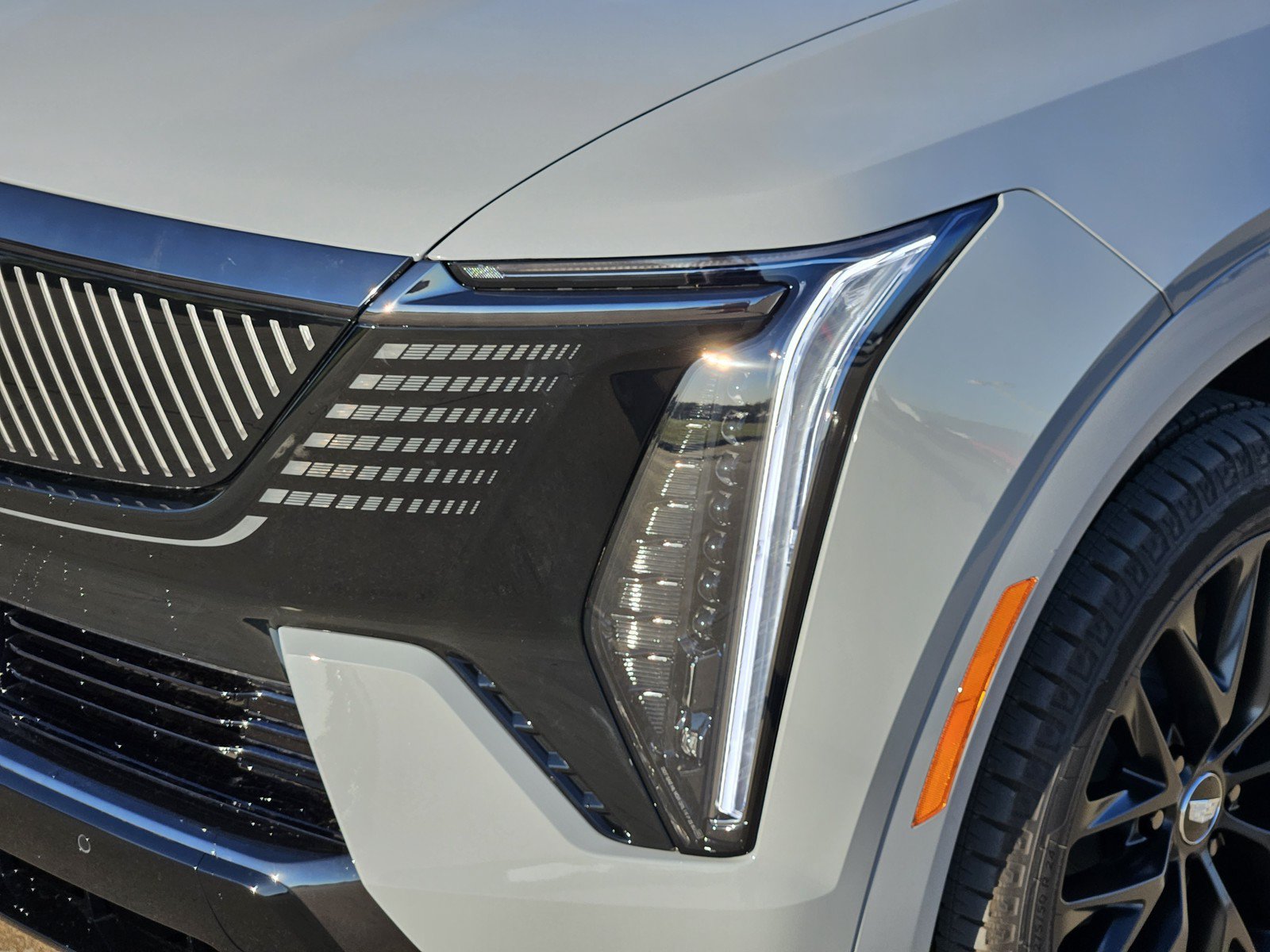 New 2026 Cadillac Escalade IQL Sport 1 w/ LPO, ONYX Package AWD/4WD image 5