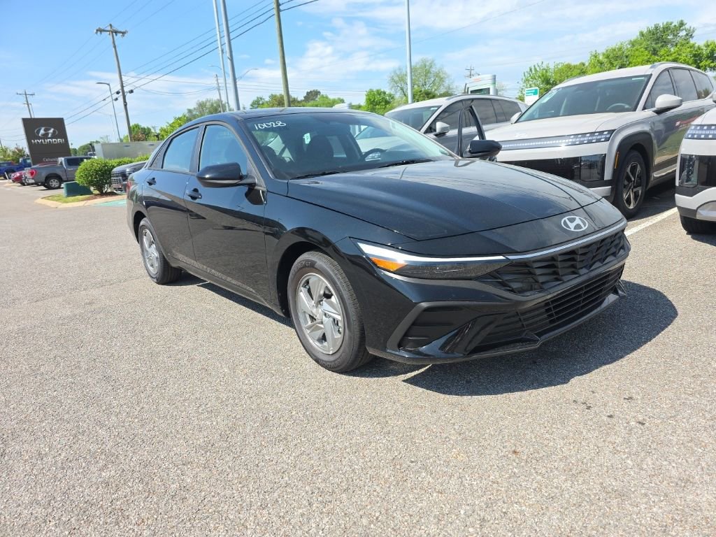 New 2026 Hyundai Elantra SE w/ Cargo Package