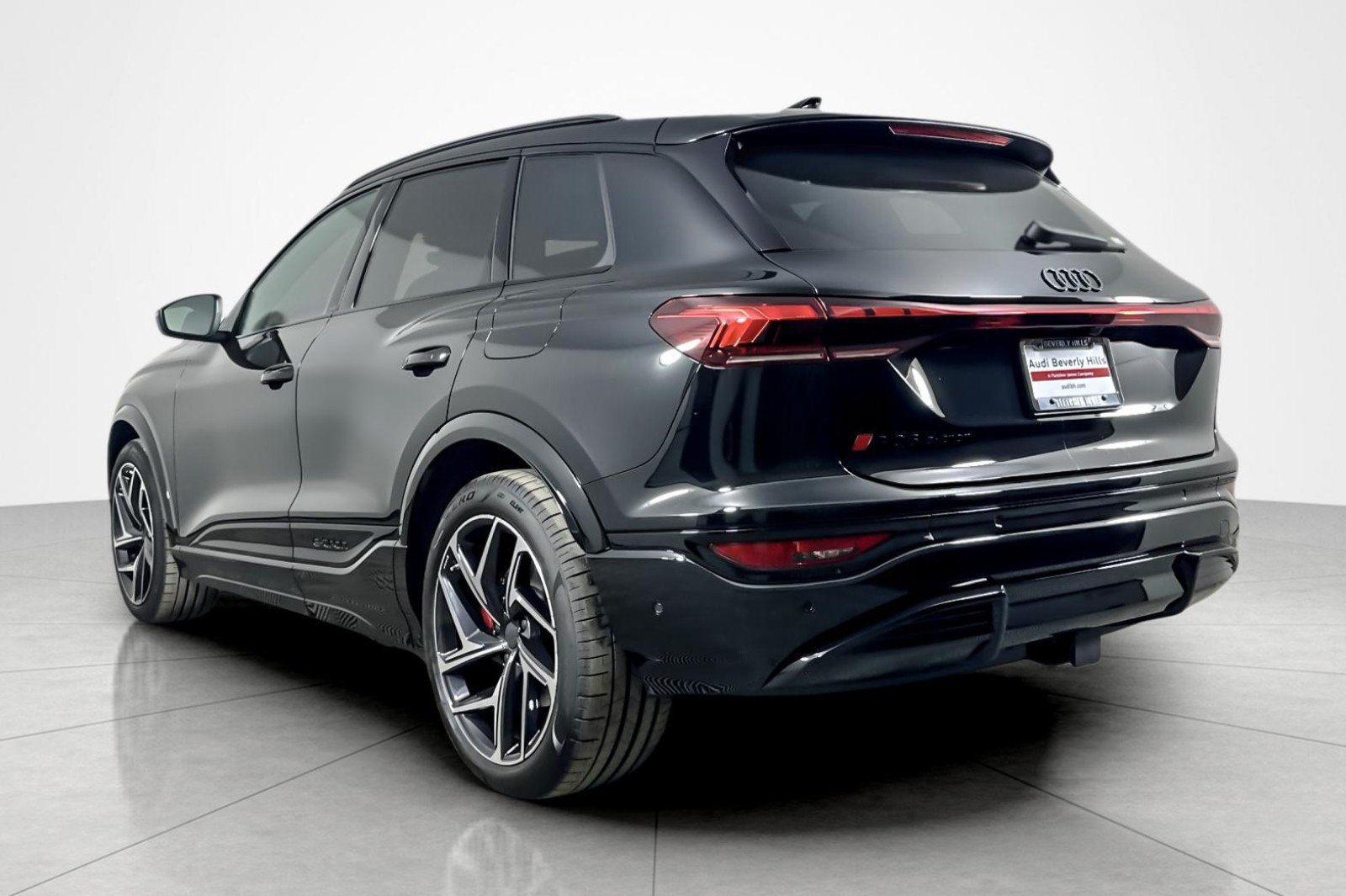 New 2027 Audi SQ6 e-tron Premium Plus AWD/4WD image 4
