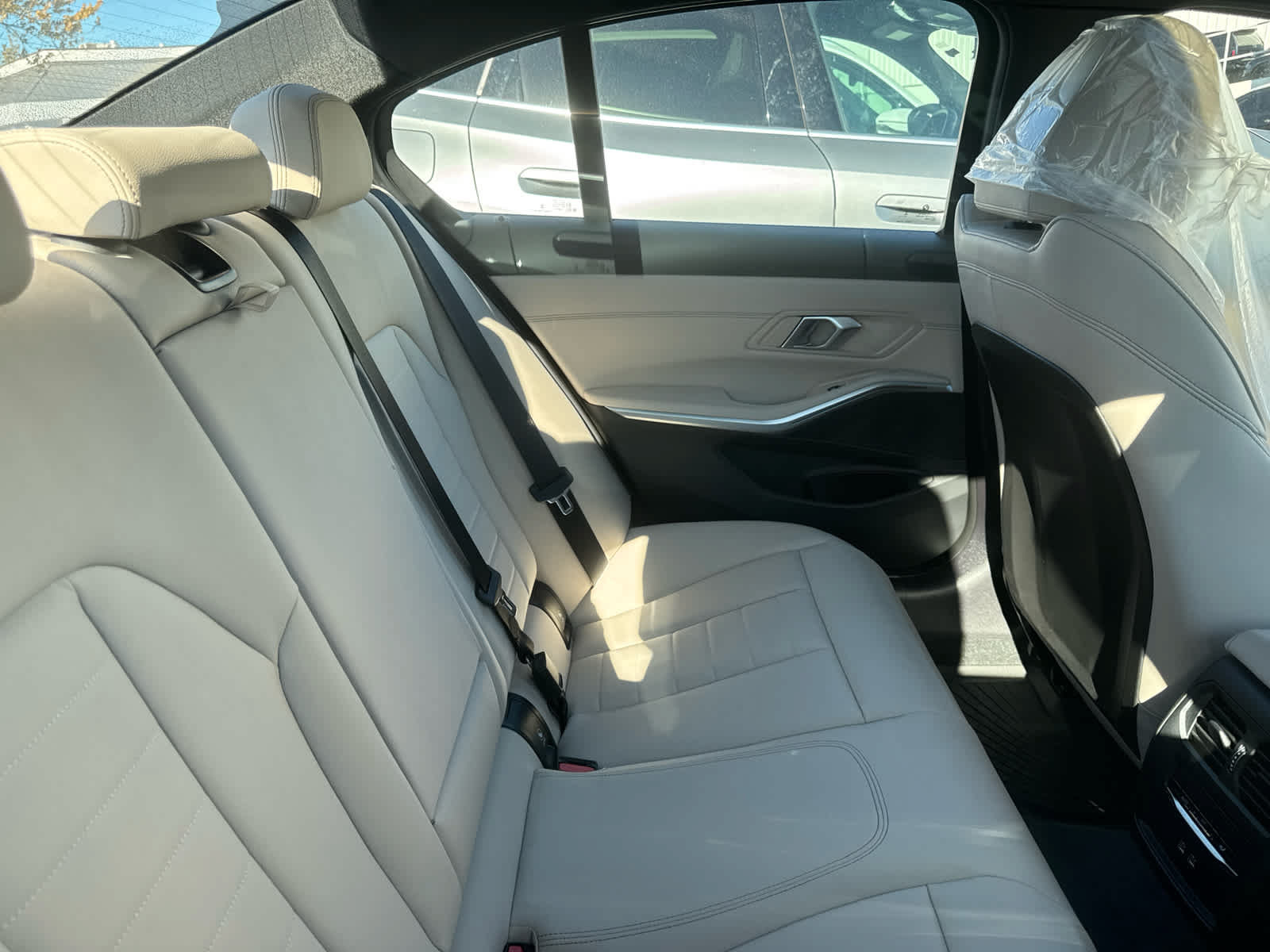 Used 2024 BMW 330i xDrive Sedan w/ Premium Package AWD/4WD image 9