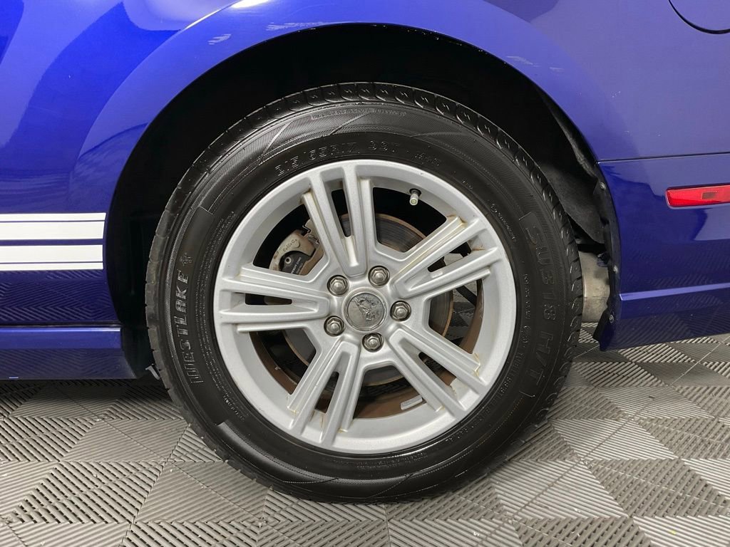 Used 2013 Ford Mustang Coupe image 10