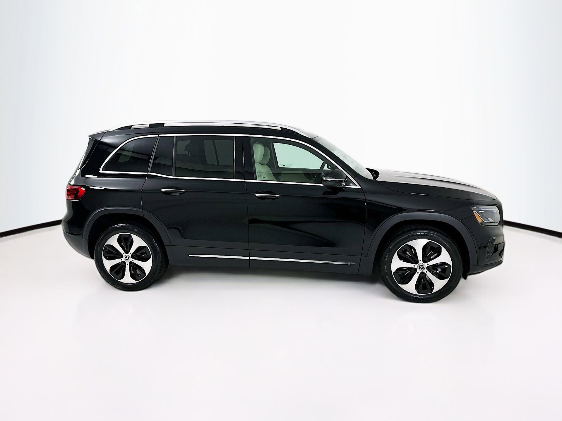 New 2026 Mercedes-Benz GLB 250 image 9