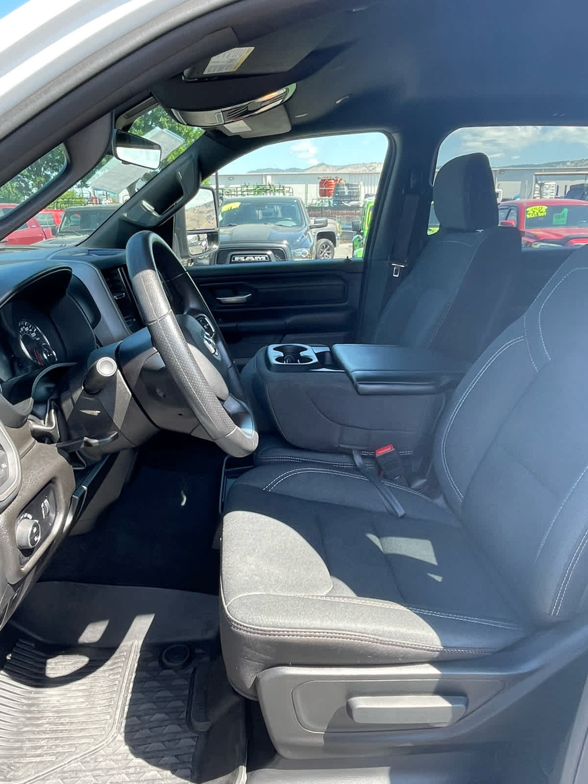 Used 2025 RAM 1500 Warlock AWD/4WD image 30