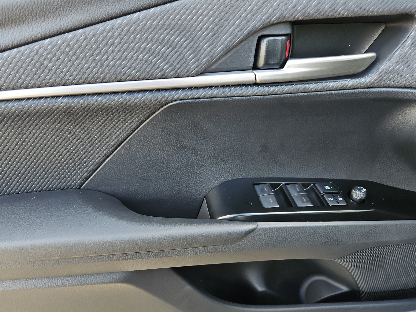 New 2026 Toyota Camry SE FWD image 12