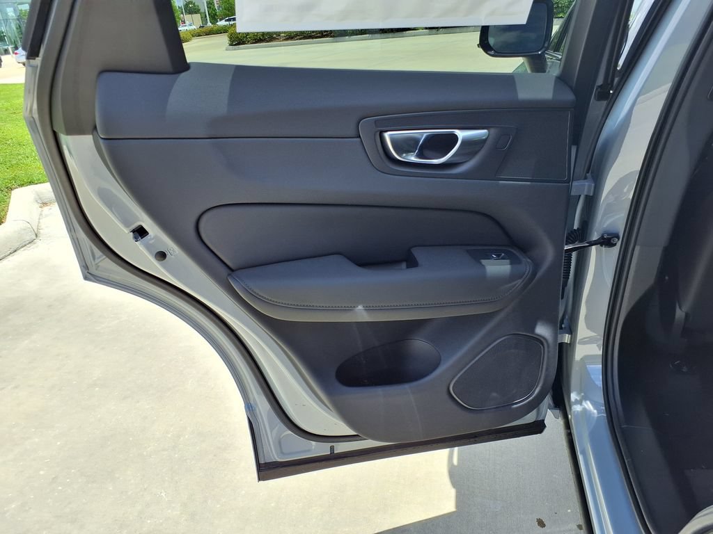 New 2026 Volvo XC60 B5 Core AWD/4WD image 15