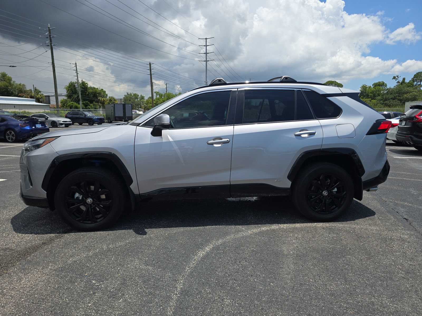 Used 2024 Toyota RAV4 SE AWD/4WD image 6
