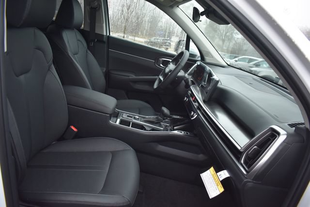 New 2026 Kia Sorento S FWD image 13