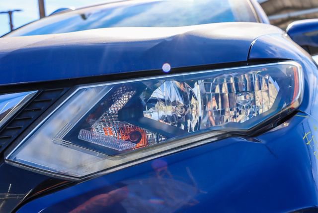 Used 2020 Nissan Rogue SV image 12