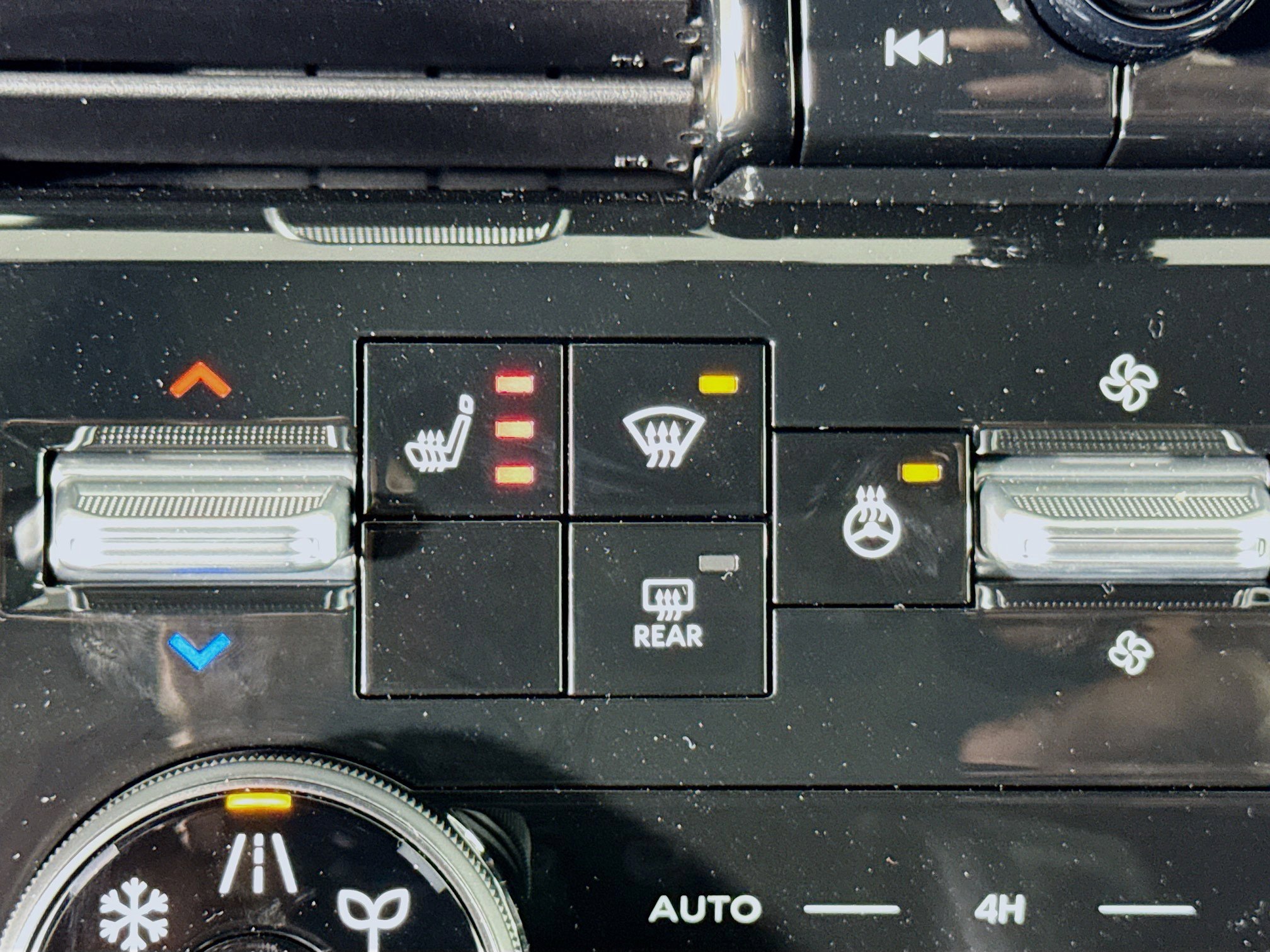 New 2026 Nissan Armada SL w/ Captain's Chari Seat Package image 21