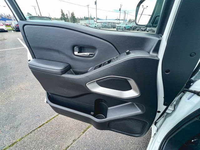 Used 2023 Nissan Frontier SV image 13