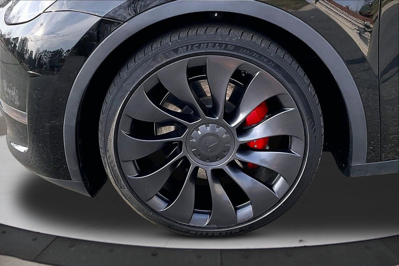 Used 2023 Tesla Model Y Performance image 33