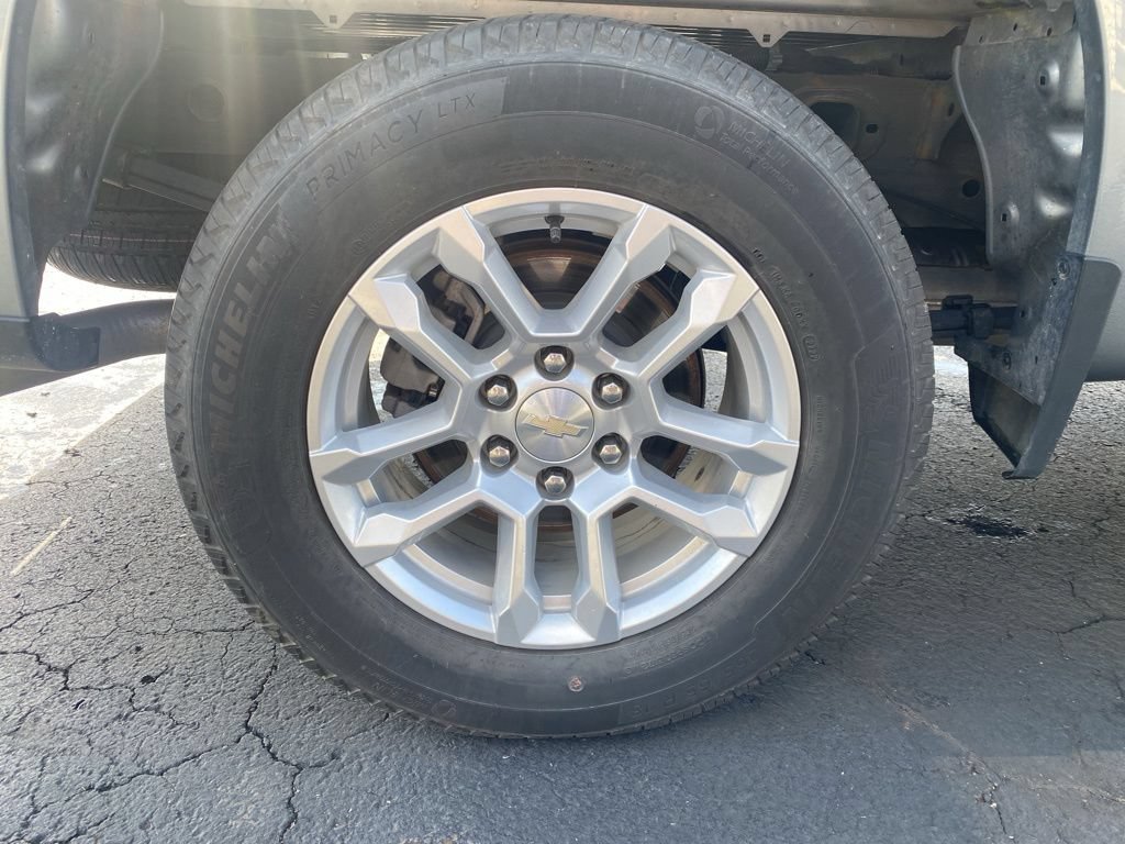 Used 2023 Chevrolet Silverado 1500 LT AWD/4WD image 15
