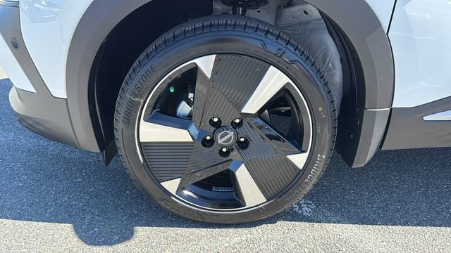 New 2026 Nissan Kicks SR w/ Cold Weather Package image 9