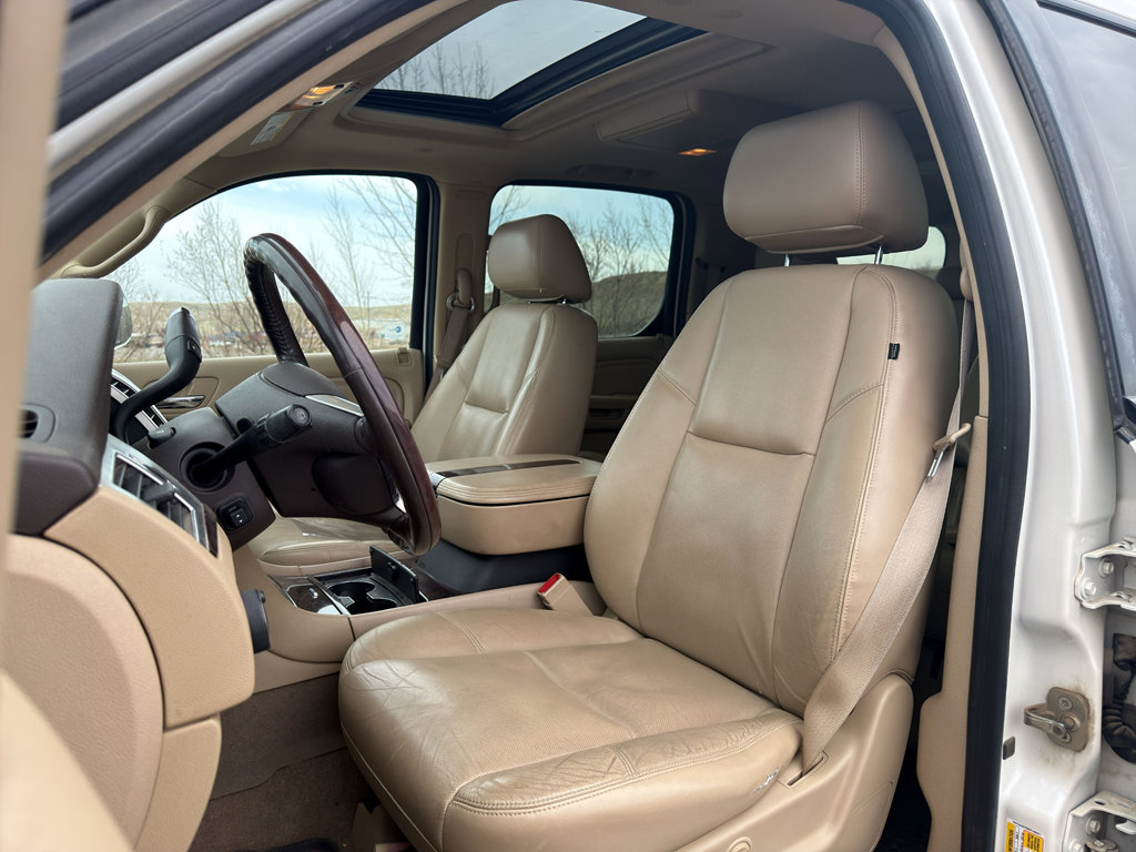 Used 2011 Cadillac Escalade ESV Premium AWD/4WD image 9