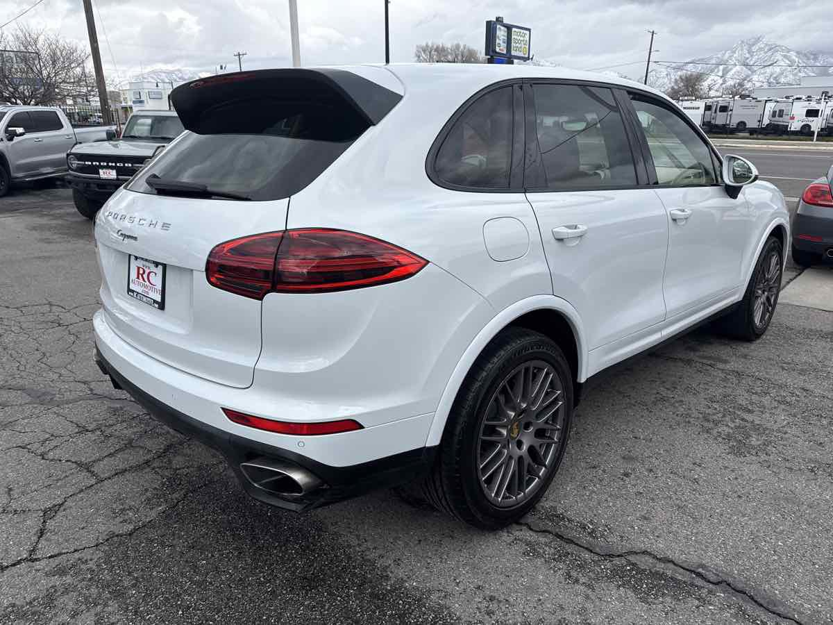 Used 2017 Porsche Cayenne image 6