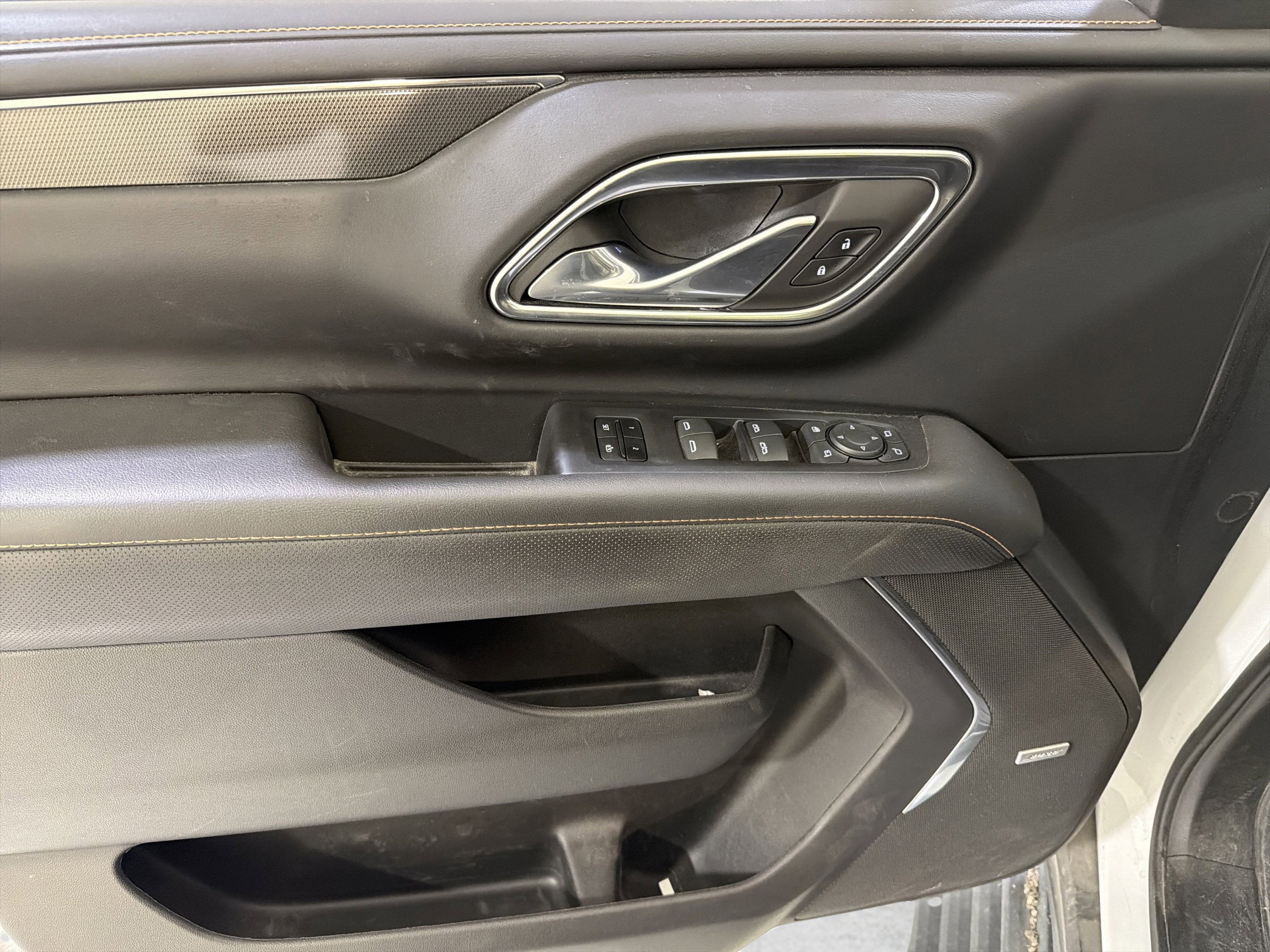 Used 2023 GMC Yukon XL AT4 AWD/4WD image 15